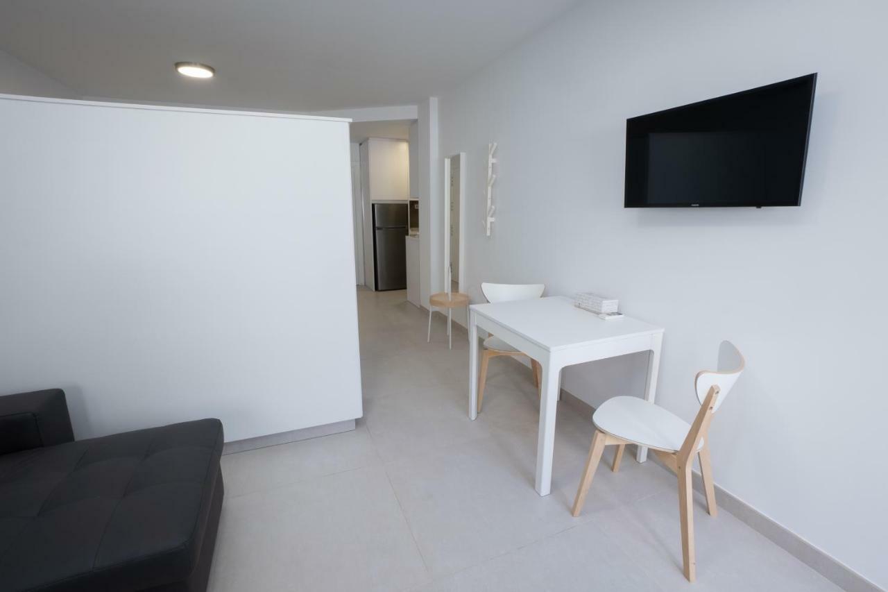 Apartamentos Mombasa 2 Planta Нерха Екстер'єр фото