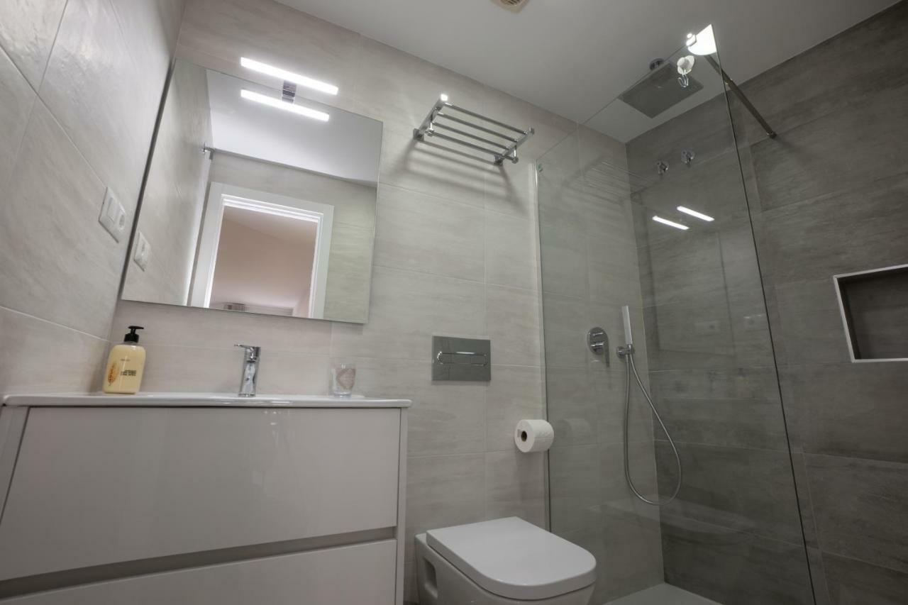 Apartamentos Mombasa 2 Planta Нерха Екстер'єр фото